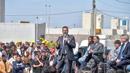 Sergio Massa entregó viviendas en La Rioja: No somos un país de mierda