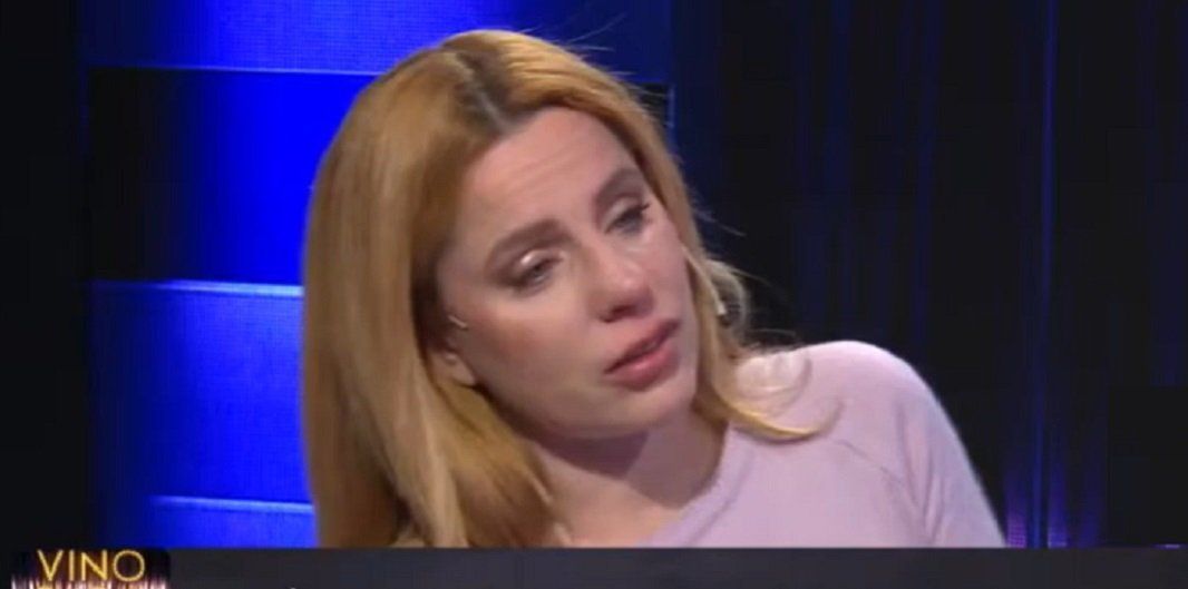 El llanto de Agustina Kämpfer al hablar de cómo le contó a su hijo sobre su separación de Carlos Gianella