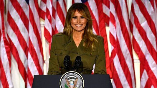 En un discurso conciliador, Melania Trump buscó acercarse a los afectados por el COVID-19: No están solos