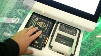 Viajar a EE.UU. sin visa: el mensaje del embajador Peter Lamelas que reavivó la expectativa
