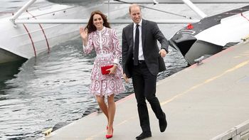 El increíble secreto de Kate Middleton: ¿Por qué siempre lleva algo en sus manos?