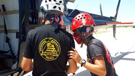 Mendoza: una turista coreana y un instructor se accidentaron mientras practicaban parapente en el Cerro Arco