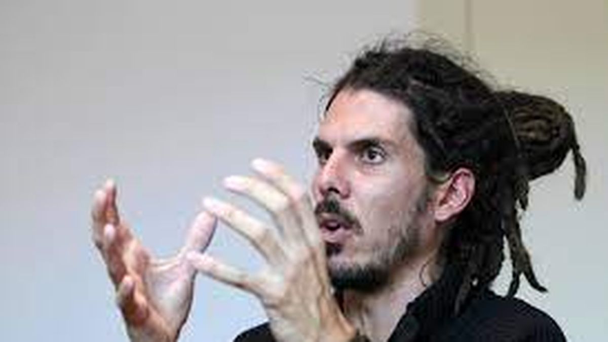El diputado de Unidas Podemos Alberto Rodríguez deberá abonar una multa de 540 euros por agredir a un policía (Foto: Wikipedia).