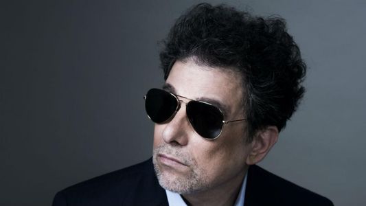 Polémica con Andrés Calamaro por fumar marihuana en un show