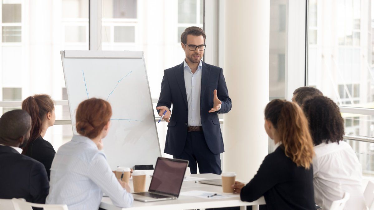 Está comprobado que si los empresarios pymes capacitan a su personal mejoran su competividad y su productividad.