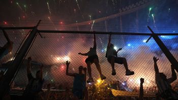 Racing fue sancionado por el uso de pirotecnia y deberá jugar un mes sin público. Racing fue sancionado por el uso de pirotecnia y deberá jugar un mes sin público.