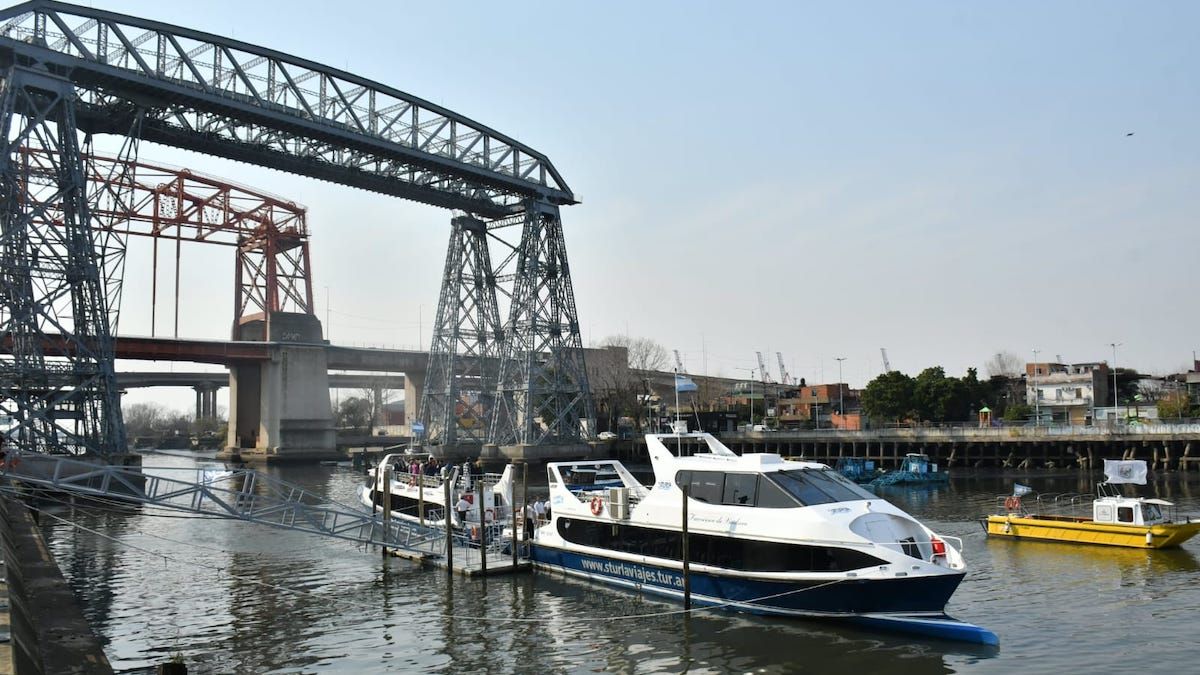 El paseo dura 40 minutos y el catamar&aacute;n parte desde Puerto Madero, en el muelle de Cecilia Grierson 400 (Foto: Prensa GCBA).