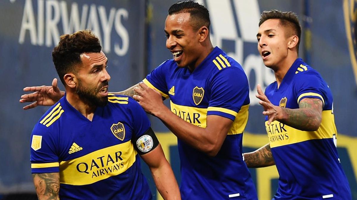 Boca enfrentaba a Racing el domingo en San Juan