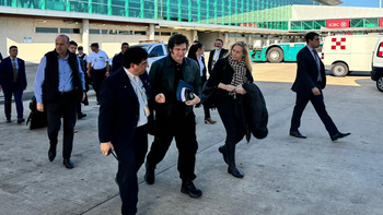 Javier Milei viaja a Córdoba para monitorear el avance de los incendios luego de su gira por Estados Unidos
