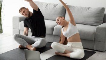 como hacer yoga en casa
