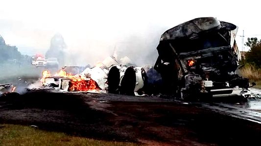 Incendios en Corrientes: un camión que transporta gas licuado fue alcanzado por las llamas