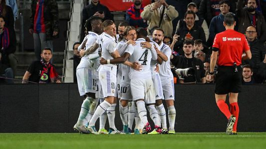 Con un hat-trick de Karim Benzema, Real Madrid goleó 4-1 a Barcelona en Camp Nou y lo eliminó de la Copa del Rey