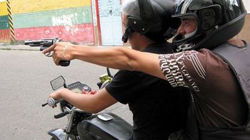 Albañil fue asesinado por motochorros cuando intentaba auxiliar a un joven que estaba siendo asaltado