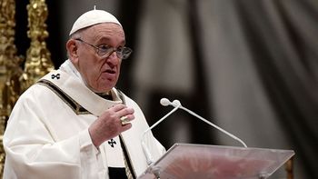 El Papa Francisco llamó al presidente ucraniano para expresarle su profundo dolor por el ataque ruso