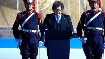 En el acto por el Día de la Bandera, Milei se mostró con Adorni y reivindicó a Belgrano: Fue el primer intelectual liberal económico argentino