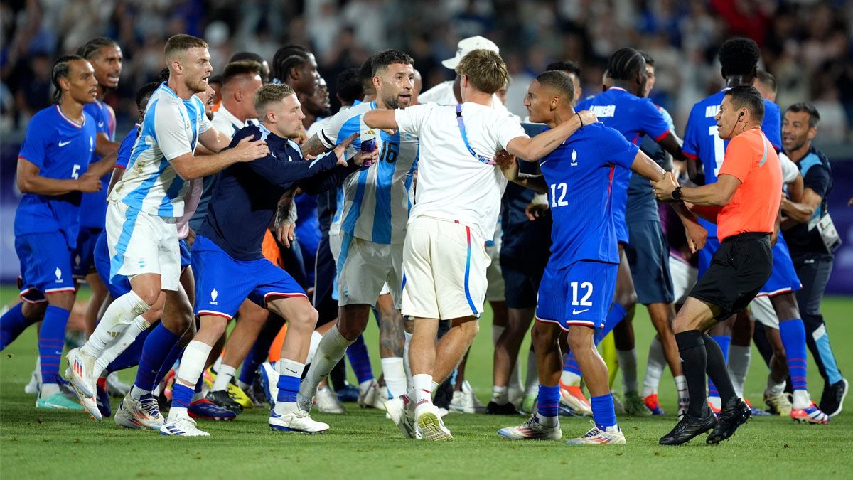 Final picante: el terrible cruce entre los jugadores de Argentina y Francia por Juegos Olímpicos