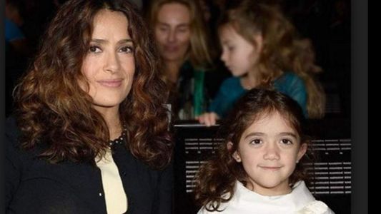 Discriminan a la hija de Salma Hayek