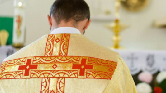 Detuvieron a sacerdote por la violación de una niña de 4 años que asistía a sus clases de catecismo