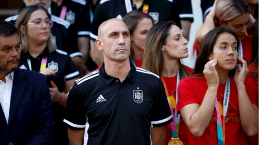 Luis Rubiales renunció como presidente de la Federación española