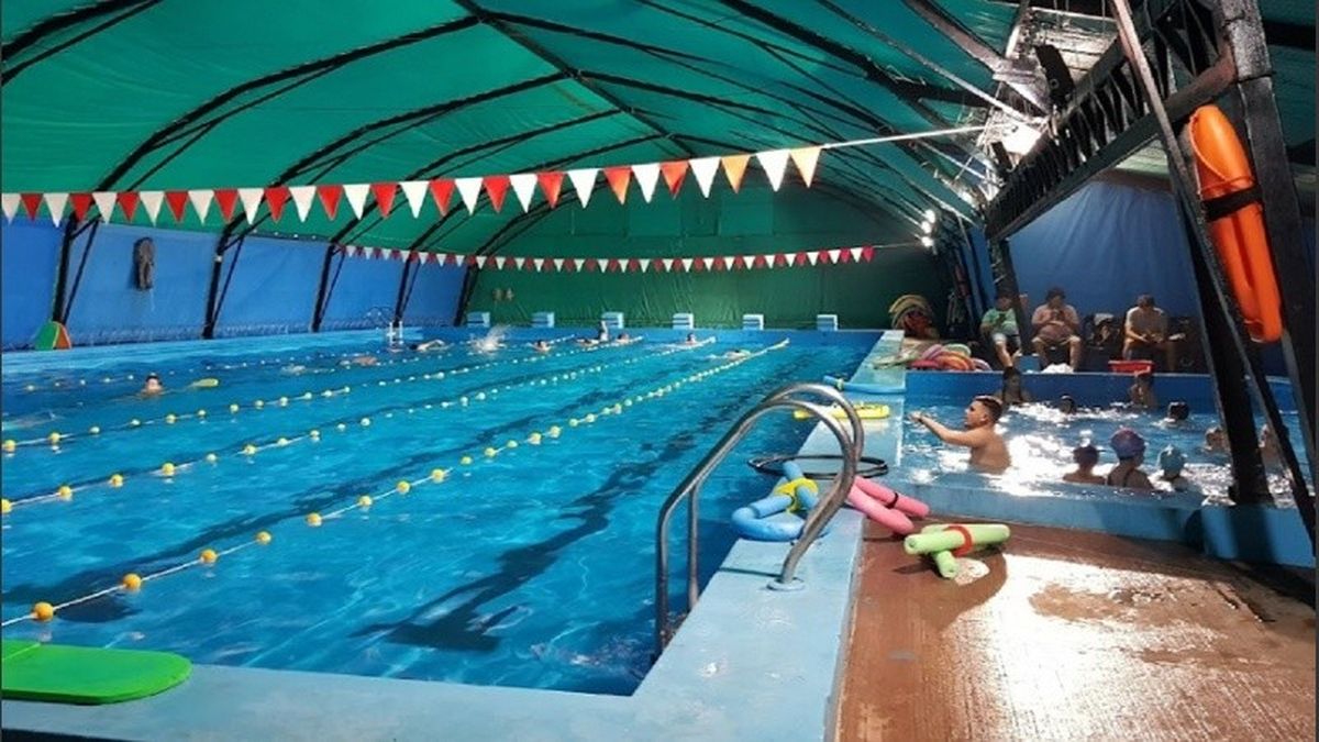 Una nena de 5 años quedó atrapada durante tres horas en el filtro de la pileta de un club.