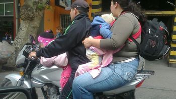 Desde qué edad los menores pueden viajar en moto como acompañantes