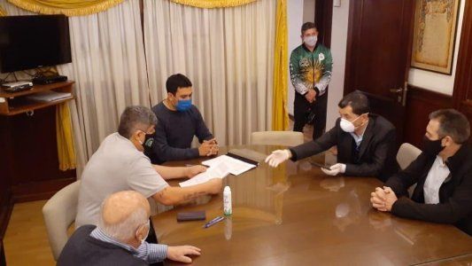 Camioneros arregló paritarias por 30% con un bono de fin de año y una cláusula de revisión en febrero