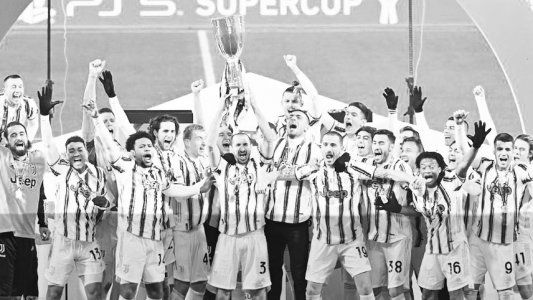 Con Cristiano como líder, Juventus le ganó 2-0 a Nápoli y se coronó campeón de la Supercopa de Italia