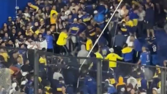 La violenta pelea en la popular de Boca en medio del partido contra Godoy Cruz