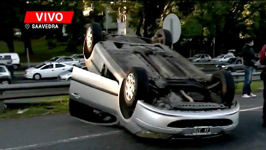 Impresionante choque en la General Paz: hay cinco heridos y más de 10 kilómetros de demora