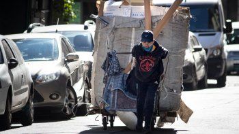 Según el INDEC, cerca de la mitad de los hogares del AMBA perdieron ingresos por la pandemia