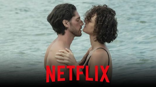 Netflix: la erótica película de una hacker espía que es furor