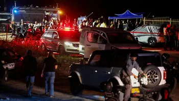 Israel recibió los cuerpos de tres rehenes entregados por Hamas a la Cruz Roja en el sur de Gaza