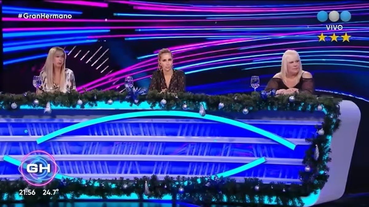 Analía Franchín junto a Marisa Brel y Laura Ubfal en El Debate de Gran Hermano 2022 (Telefe). 