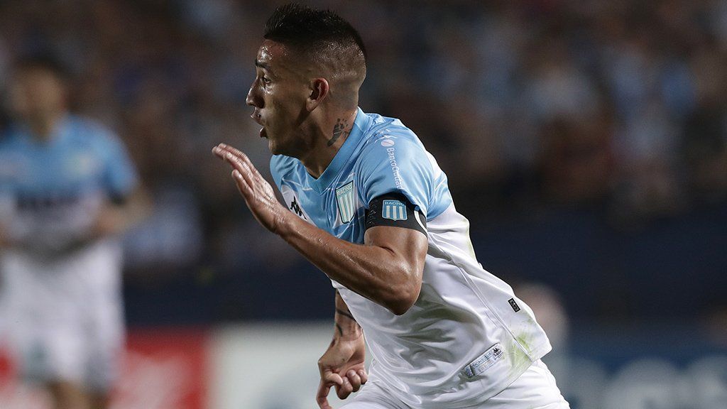 Fin del misterio: Ricardo Centurión, excluido de Racing, se irá a jugar a préstamo a México