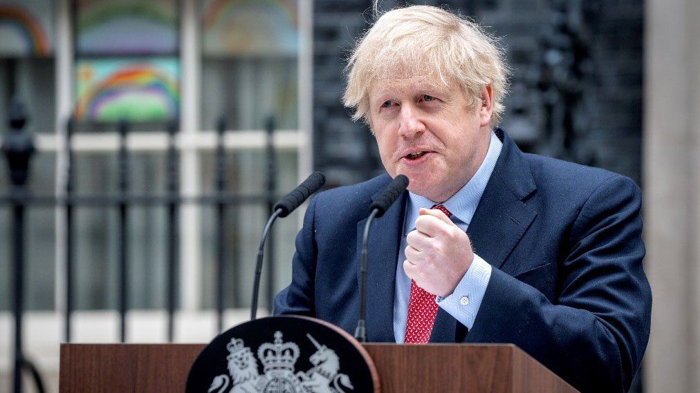 Volvió Boris Johnson, tras sufrir el COVID-19, ahora con una posición favorable a un duro aislamiento