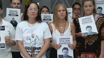 María Gómez, esposa de Nahuel Gallo, y los familiares de Germán Giuliani se pronunciaron horas después del anuncio de la amnistía para los presos políticos en Venezuela.