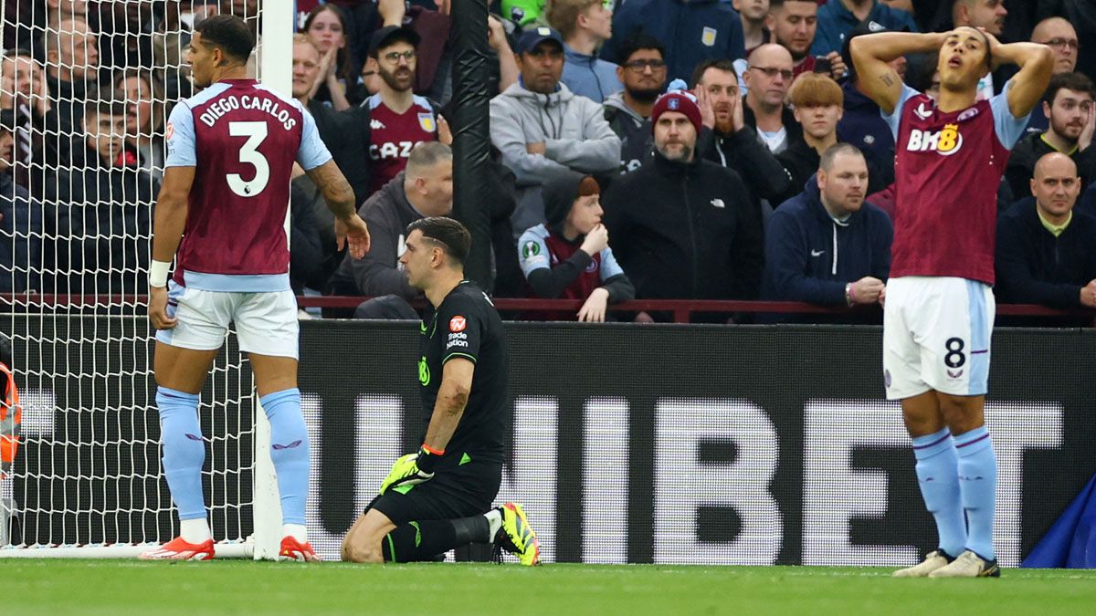 ¡Insólito! El blooper y gol en contra del Dibu Martínez ante Liverpool