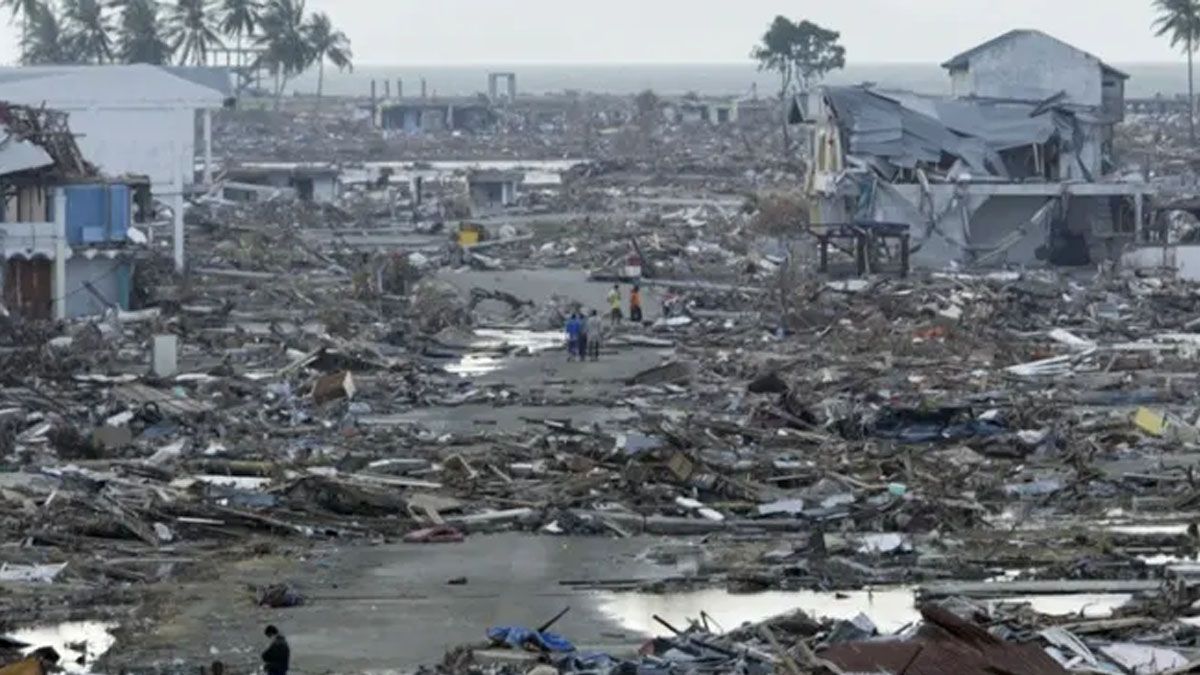 26 de diciembre de 2004. Un tsunami en Tailandia causó la muerte de más de 200.000 personas (Foto: gentileza The Guardian)