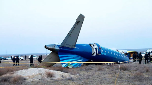 Impactante: se conoció la causa de la caída mortal del avión de Azerbaijan Airlines