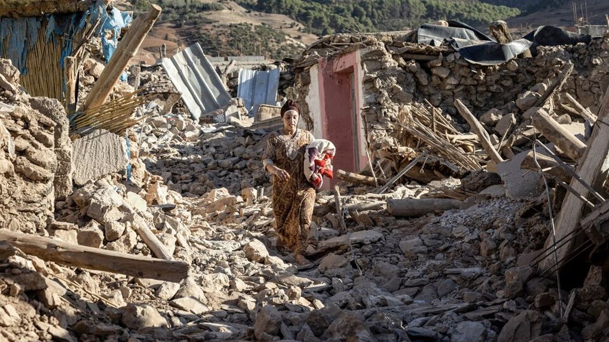 Terremoto en Marruecos: ya hay más de 2.100 muertos y aceleran la búsqueda de sobrevivientes
