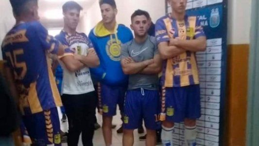 El DT de Independiente y el presidente de Ballester se cruzaron por la foto viral tras la goleada del Rojo