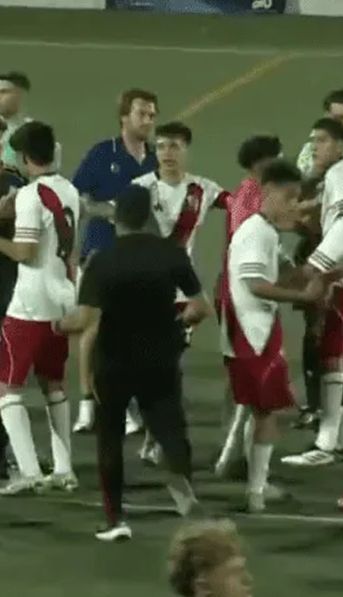 Expulsiones, gresca y escándalo: así fue la polémica eliminación de River ante Real Madrid en España