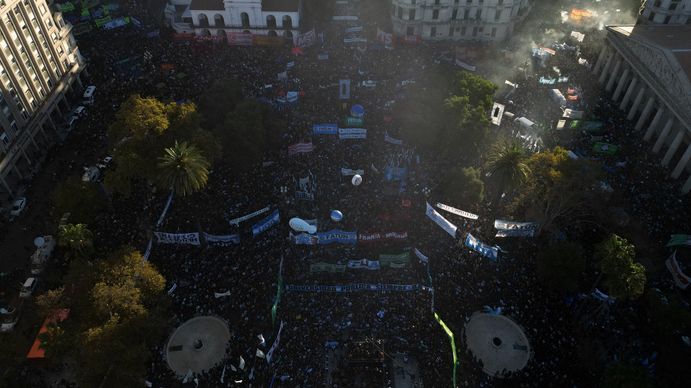 Marcha Universitaria: un reclamo masivo en Plaza de Mayo para que se cumpla con la ley de financiamiento