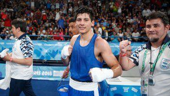 Arregui pasó a la final en welter y aseguró la primera medalla para el boxeo