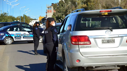 De terror: mujer policía mató de un balazo a su bebé y se suicidó