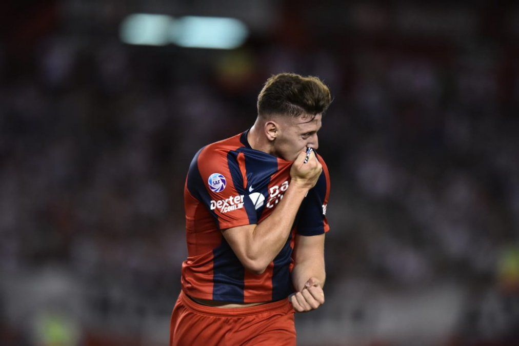 La joya de Gaich en el Monumental: doble gambeta en el área y bomba a Armani para el 1-0 del Ciclón