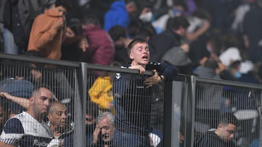 El dramático relato de la voz del estadio de Gimnasia tras ayudar a chicos a encontrarse con sus padres