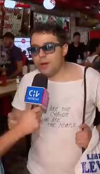 La venganza de un periodista chileno con un hincha argentino que celebraba el Mundial