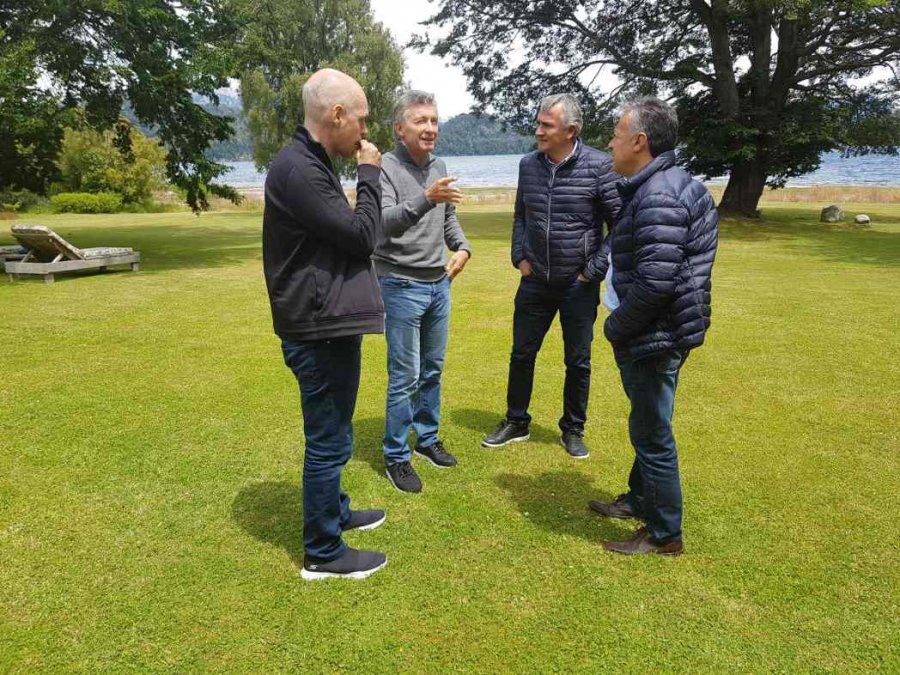 Macri recibe a los gobernadores de Cambiemos para analizar el paquete económico y estudiar nuevas medidas
