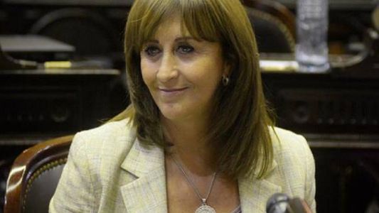 Escracharon a la exdiputada Mirta Tundis: Llorabas cuando estaba Mauricio Macri, ahora no te vemos más